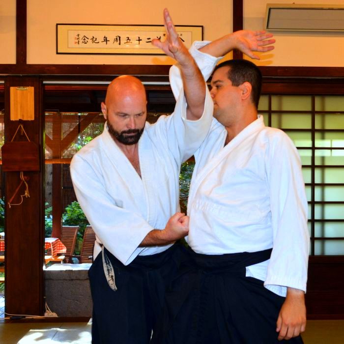 Atemi alkalmazása aikido edzésen – figyelemelterelés és technika előkészítése