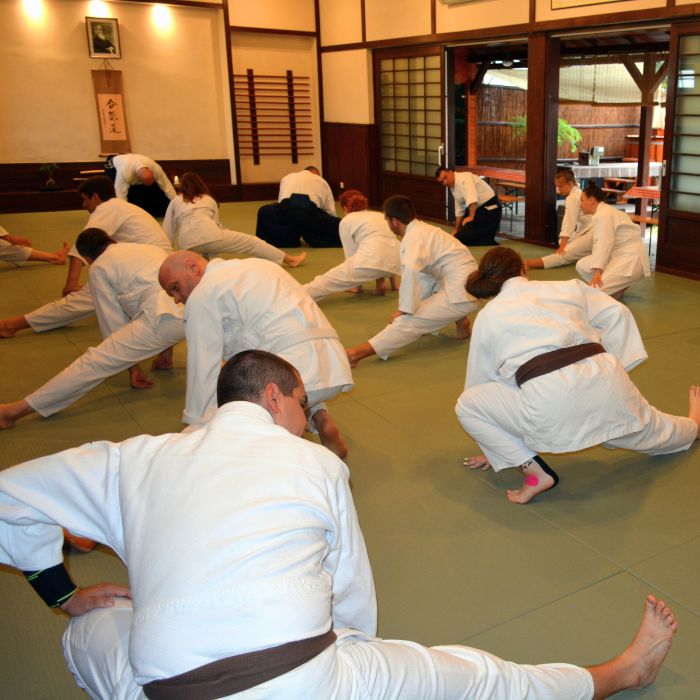 Aiki-taiso bemelegítő és légző gyakorlatok aikido edzésen