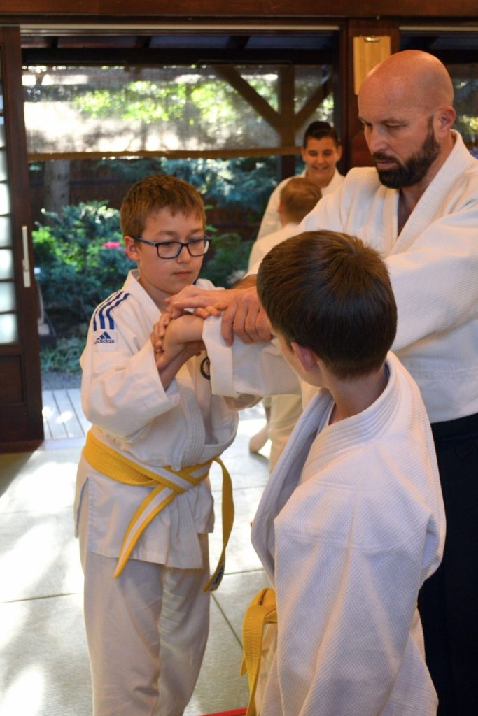 Felsős iskolás aikido edzés a Tada Ima Aikido Akadémián, Esztergom-Szentgyörgymezőn