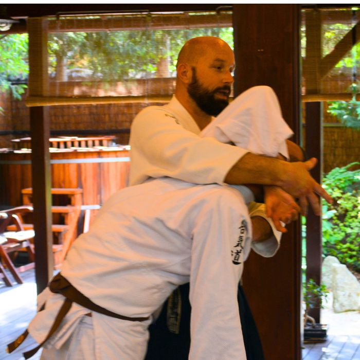 Kuzushi aikido technikában – a támadó egyensúlyának kibillentése