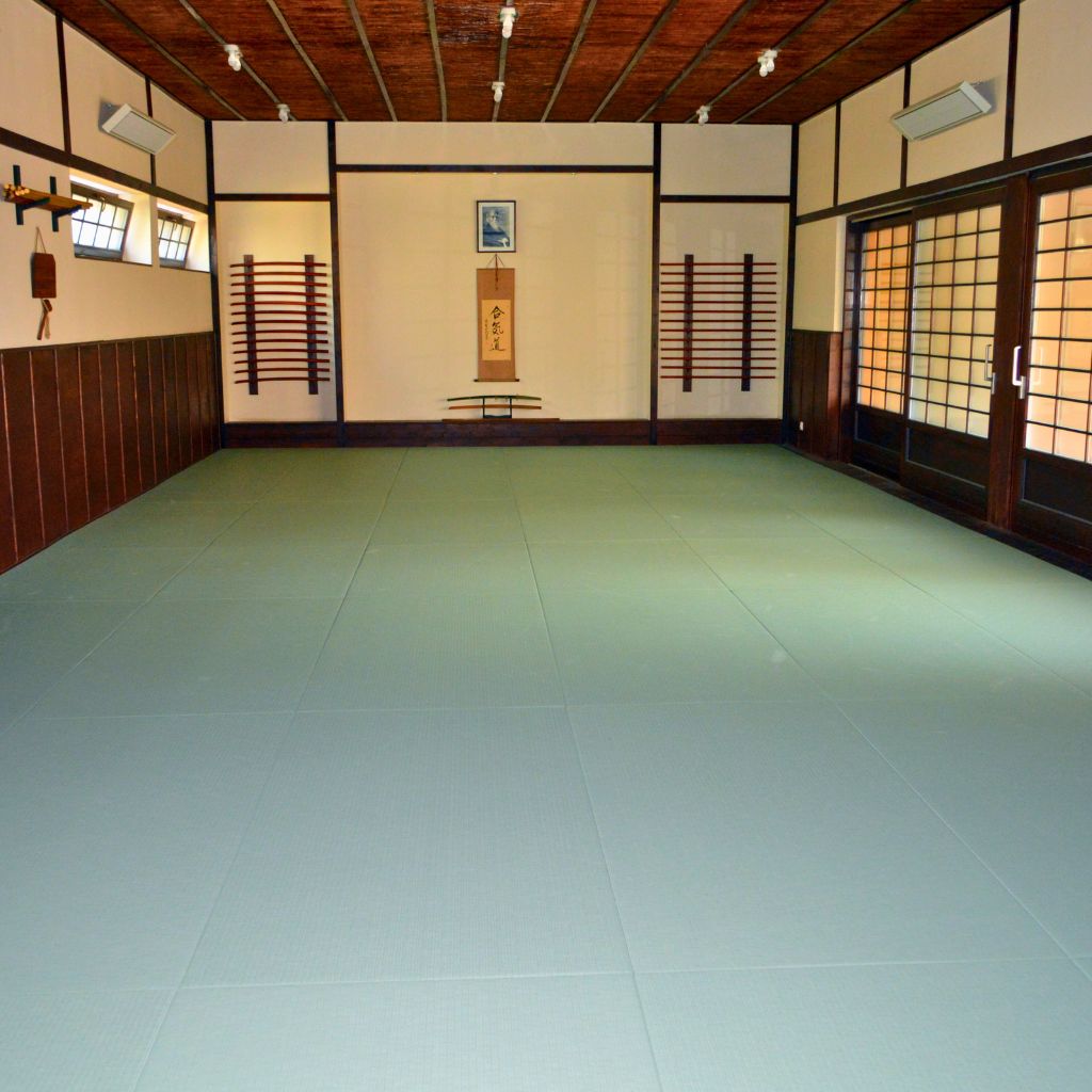 Japán stílusú aikido dojo legjobb minőségű tatami borítással – biztonságos gyakorlótér Esztergomban a Tada Ima Aikido Akadémián