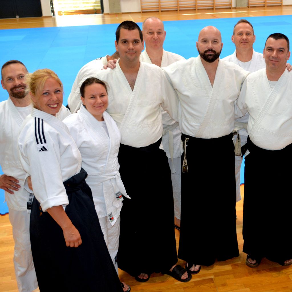 Felnőtt aikido edzés jó hangulatban, támogató közösségben a Tada Ima Aikido